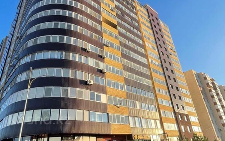 3-бөлмелі пәтер · 105 м² · 5/18 қабат, Юго-Восток ш/а., Мкр Юго-Восток,проспект Шахтеров 60, бағасы: 45 млн ₸ в Караганде, Казыбек би р-н — фото 2