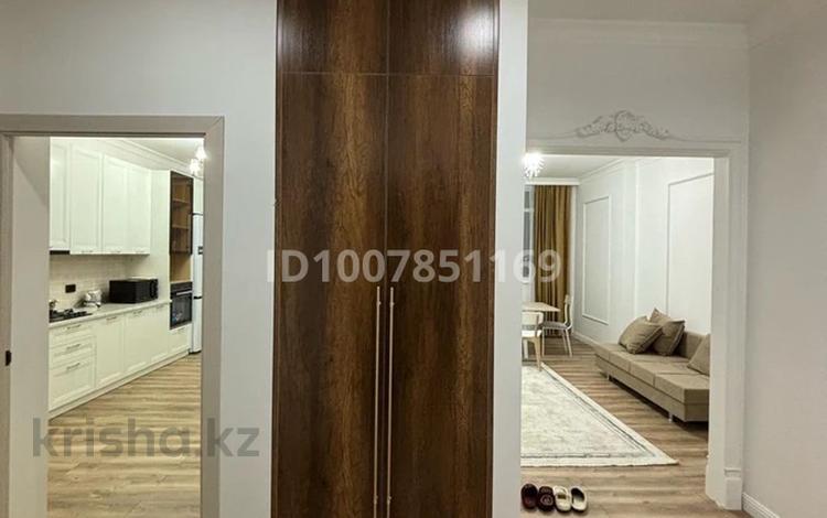 2-комнатная квартира · 72 м² · 7/7 этаж, Нуртас Ондасынов 16 за 300 000 ₸ в Атырау, мкр Жилгородок — фото 2