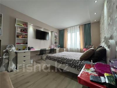 3-комнатная квартира · 100 м² · 7/8 этаж, мкр Юго-Восток, Республики 40 за 46 млн ₸ в Караганде, Казыбек би р-н