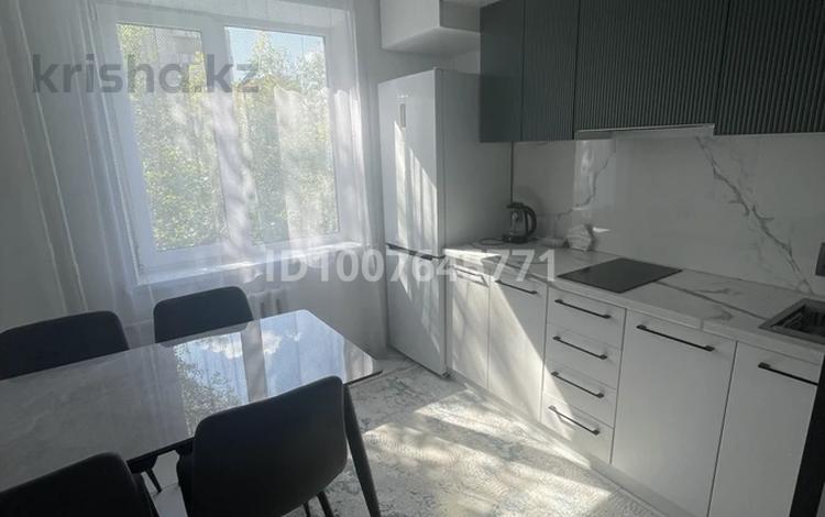 1-бөлмелі пәтер · 42 м² · 4/10 қабат, Валиханова 159 — Герцена, бағасы: 13 000 ₸ в Семее — фото 2