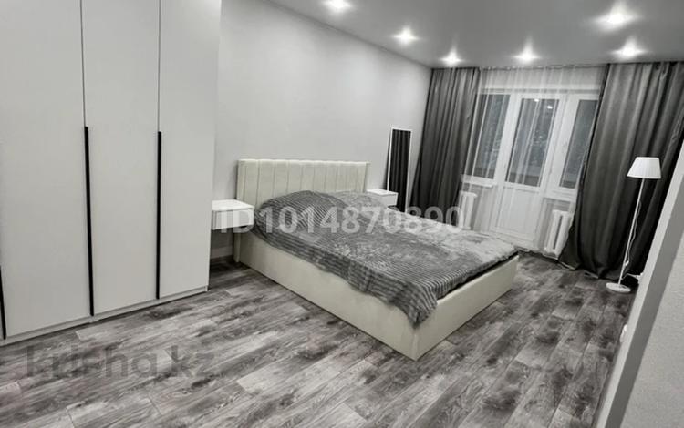 2-комнатная квартира · 44 м² · 4/4 этаж, мкр №2 11 за 300 000 ₸ в Алматы, Ауэзовский р-н — фото 2