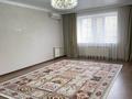 4-комнатная квартира · 132 м² · 3/5 этаж, мкр. Алтын орда, Тауелсиздик 1к1 — Угол пр. Молдагуловой за 56 млн 〒 в Актобе