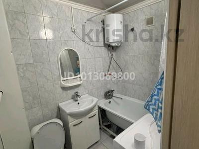 2-комнатная квартира · 44 м² · 1/5 этаж, Майкудук, Майкудук, 17й микрорайон 44 за 2 000 ₸ в Караганде, Алихана Бокейханова р-н