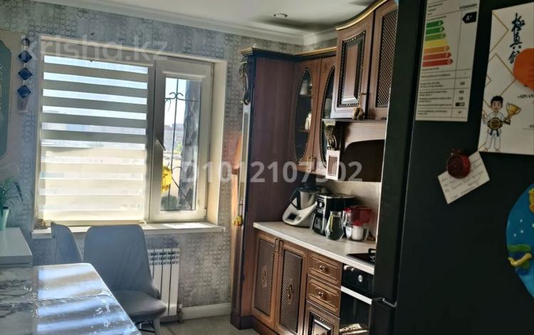 2-комнатная квартира · 63 м² · 8/8 этаж, 29-й мкр 22 за 15 млн ₸ в Актау — фото 2