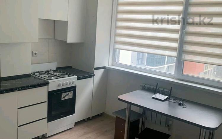 1-комнатная квартира, 40 м², 4/5 этаж помесячно, мкр Шугыла, Жунисова 10 к1