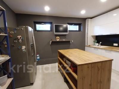 Отдельный дом · 7 комнат · 350 м² · 10 сот., мкр Дархан за 350 млн ₸ в Алматы, Алатауский р-н