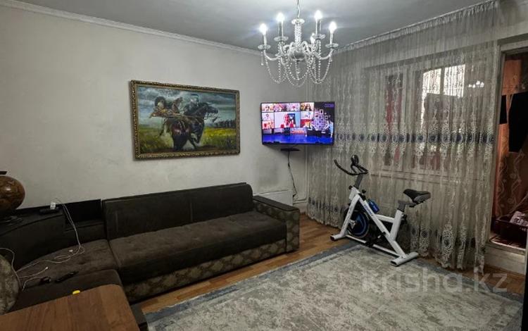 3-комнатная квартира, 70 м², 10/12 этаж, мкр Аксай-1А 12