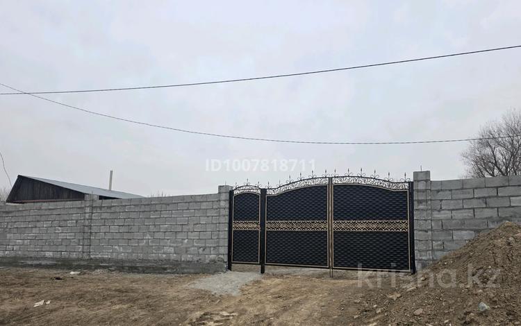 Отдельный дом · 3 комнаты · 79 м² · 8 сот., Жаханова за 15 млн 〒 в  — фото 2