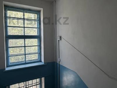 2-бөлмелі пәтер · 42.2 м² · 5/5 қабат, Жаңа қала ш/а., Бухара Жирау 50, бағасы: 14 млн ₸ в Караганде, Казыбек би р-н