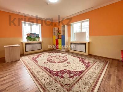 Аренда домов или дач в Алматинской обл.: Отдельный дом · 5 комнат · 282 м² · помесячно, Абай 11/15 за 1 млн 〒 Отдельный дом · 5 комнат · 282 м² · помесячно, Абай 11/15 за 1 млн 〒