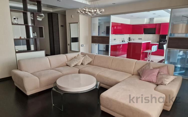 3-комнатная квартира · 120 м² · 9/12 этаж, Назарбаева 223 за 750 000 ₸ в Алматы, Медеуский р-н — фото 2