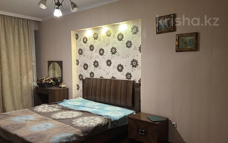1-комнатная квартира · 50 м² · 11/15 этаж, Толе би 286/5 за 270 000 ₸ в Алматы, Алмалинский р-н — фото 2