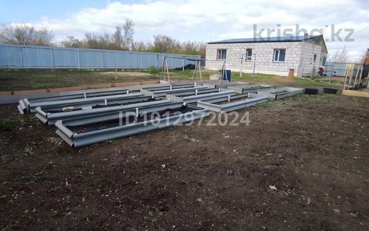 Жеке үй · 3 бөлме · 100 м² · 10 сот., Пришахтинск, Спартака 13, бағасы: 20 млн ₸ в Караганде, Алихана Бокейханова р-н — фото 2
