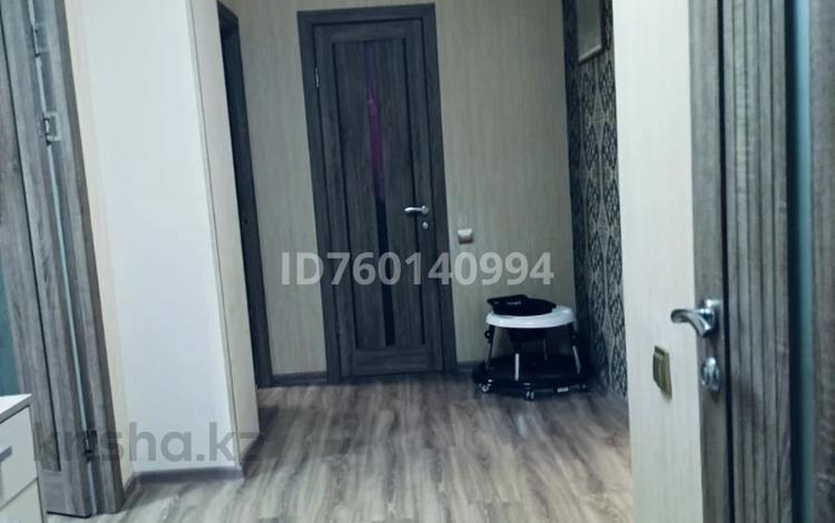 3-бөлмелі пәтер · 76.6 м² · 6/9 қабат, мкр Центральный, Момышулы 27, бағасы: 36 млн ₸ в Атырау — фото 2