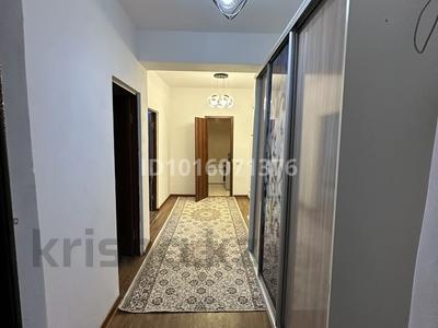 2-бөлмелі пәтер · 78 м² · 12/13 қабат, Ақсай-5 ш/а., Садвакасова 3б, бағасы: 300 000 ₸ в Алматы, Ауэзовский р-н