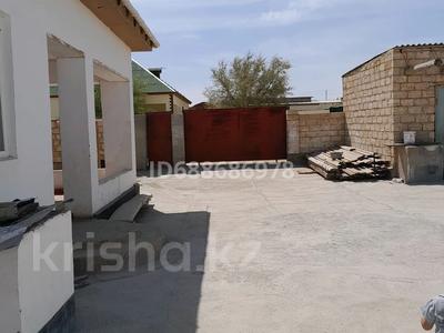Жеке үй · 6 бөлме · 260 м² · 10 жүзд., Молдагулова 42 — Центральная, бағасы: 25 млн ₸ в Кызылтобе