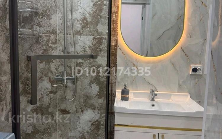 1-бөлмелі пәтер · 38 м² · 2/5 қабат, Мауленова 61 — Сейфуллина, бағасы: 18 000 ₸ в Алматы, Алмалинский р-н — фото 2