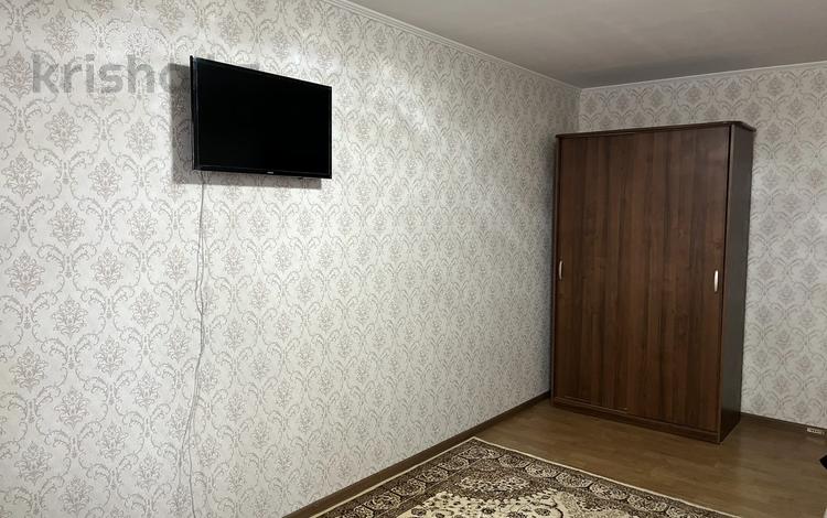 1-комнатная квартира, 34 м², 4/5 этаж помесячно, Гагарина 12 за 180 000 〒 в Алматы — фото 2