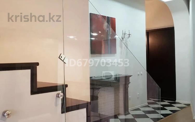 3-комнатная квартира · 103 м² · 3/4 этаж, Ержанова 18/6 — Вокзал за 450 000 ₸ в Караганде, Казыбек би р-н — фото 2