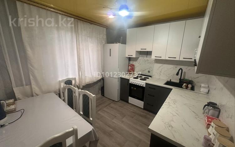 3-бөлмелі пәтер · 68 м² · 1/5 қабат, Школьная ул. 48, бағасы: 130 000 ₸ в Восточно-Казахстанской обл. — фото 2