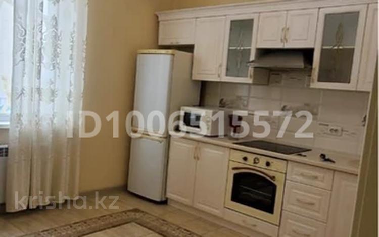 1-комнатная квартира · 43 м² · 3/8 этаж, Кабанбай Батыра 58Б за 250 000 ₸ в Астане, Есильский р-н — фото 2