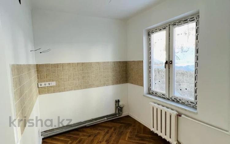 3-комнатная квартира, 60 м², 1/3 этаж, Горная — Медео