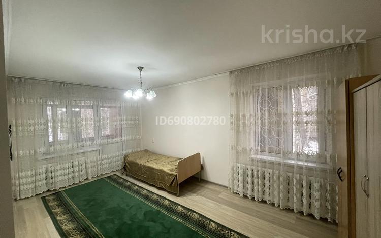 1-комнатная квартира, 37 м², 1/4 этаж помесячно, мкр Казахфильм — Исиналиева