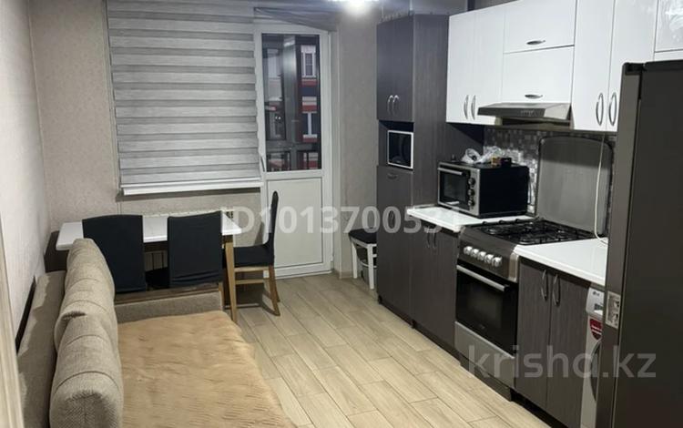 1-комнатная квартира · 51 м² · 4/5 этаж, мкр Думан-2 за 250 000 ₸ в Алматы, Медеуский р-н — фото 2
