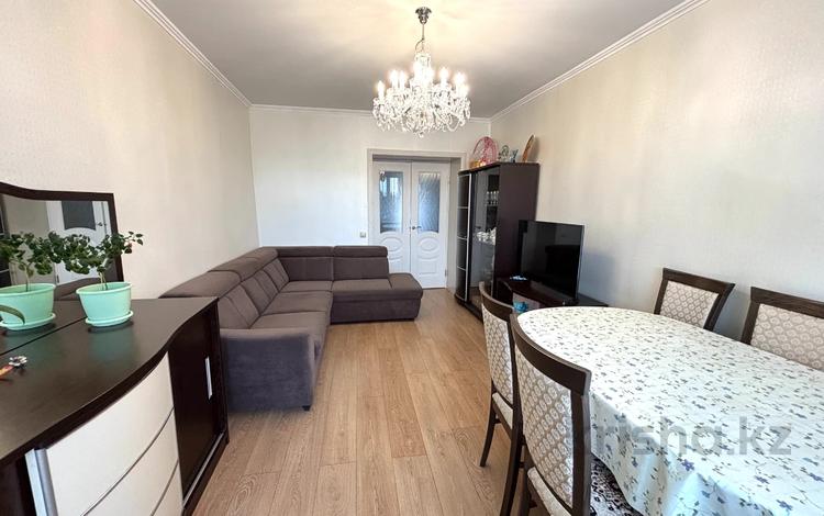 3-комнатная квартира · 60 м² · 4/5 этаж, мкр Михайловка , Касыма Аманжолова 61 за 32 млн 〒 в Караганде, Казыбек би р-н — фото 2