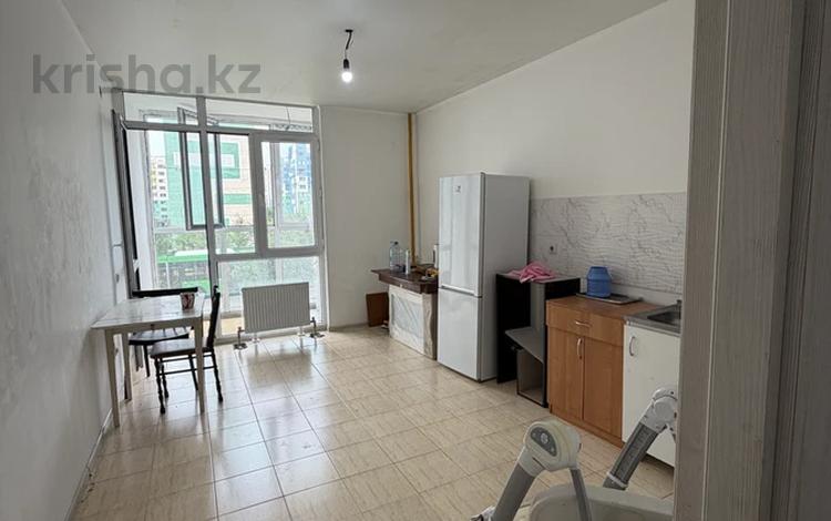 1-бөлмелі пәтер · 47 м² · 5/10 қабат, Шұғыла ш/а., бағасы: 26.5 млн ₸ в Алматы, Наурызбайский р-н — фото 2