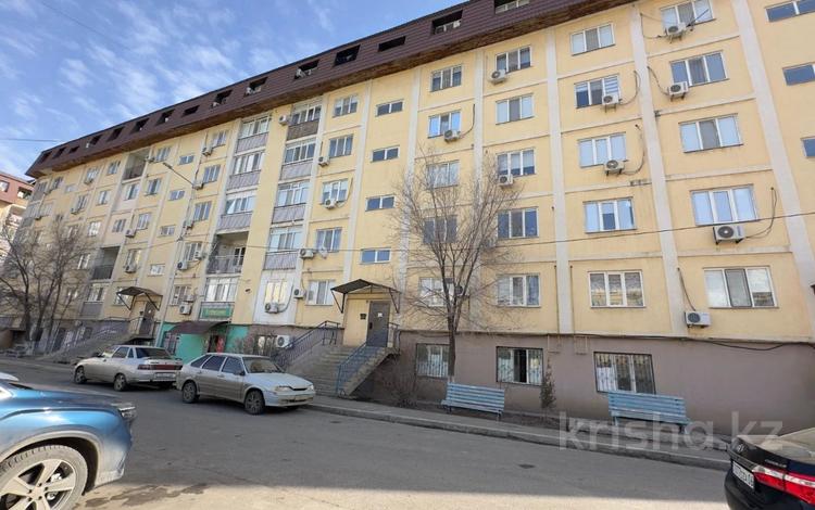 2-комнатная квартира · 54.8 м² · 4/6 этаж, мкр Нурсая 77 за 22 млн ₸ в Атырау — фото 4