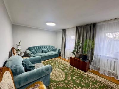 Отдельный дом · 3 комнаты · 72 м² · 8 сот., мкр Михайловка , Переулок Сквозной за 16.5 млн ₸ в Караганде, Казыбек би р-н