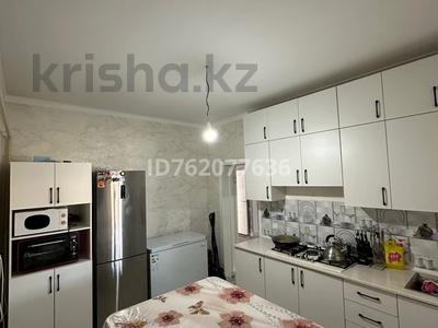 Продажа домов и дачи в Туркестанской обл.: Отдельный дом · 8 комнат · 109.6 м² · 6 сот., Бала Бүргем 114 за 35 млн 〒 Отдельный дом · 8 комнат · 109.6 м² · 6 сот., Бала Бүргем 114 за 35 млн 〒 в Кентау