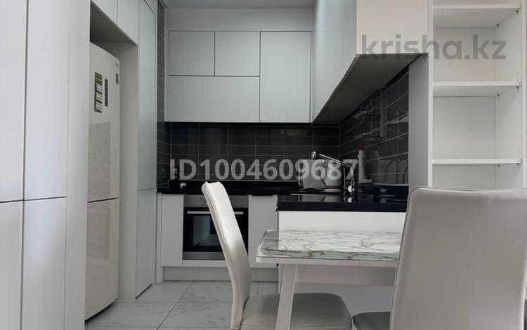 3-комнатная квартира · 76 м² · 3/21 этаж, Кабанбай батыра 43A за 500 000 ₸ в Астане, Есильский р-н — фото 2