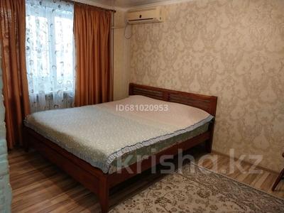 1-бөлмелі пәтер, 50 м², 2 қабат тәулігіне, Желтоксан, бағасы: 11 000 〒 в Шымкенте