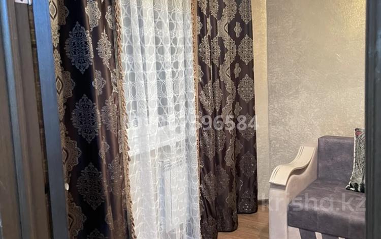 3-комнатная квартира · 62 м² · 1/5 этаж, мкр Юго-Восток, 28й микрорайон 32 — Муканова за 200 000 ₸ в Караганде, Казыбек би р-н — фото 2