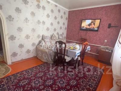 Отдельный дом · 4 комнаты · 100 м² · 8 сот., мкр Самал-1 858 — Жанбосынов көшесі за 45 млн ₸ в Шымкенте, Абайский р-н