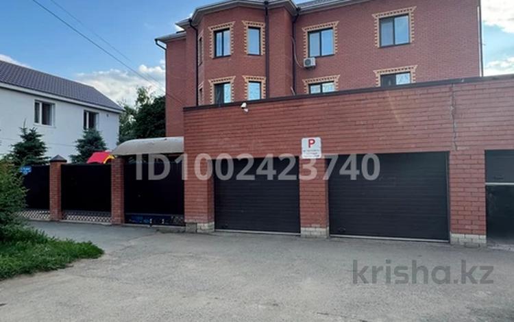 4-бөлмелі пәтер · 195.5 м² · 3/3 қабат, Жунисова 121 — Возле Х фитнеса, бағасы: 95 млн ₸ в Уральске — фото 11
