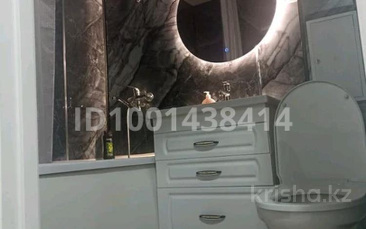 1-бөлмелі пәтер · 35 м² · 4/5 қабат, Абылайхана 58 — Магазин Караван, бағасы: 13 000 〒 в Щучинске — фото 2