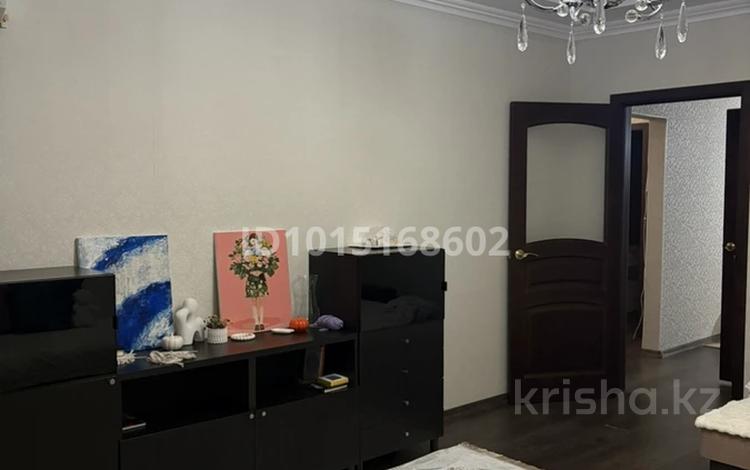 2-бөлмелі пәтер · 52 м² · 6/9 қабат, 4 микрорайон 23, бағасы: 150 000 ₸ в Аксае — фото 2
