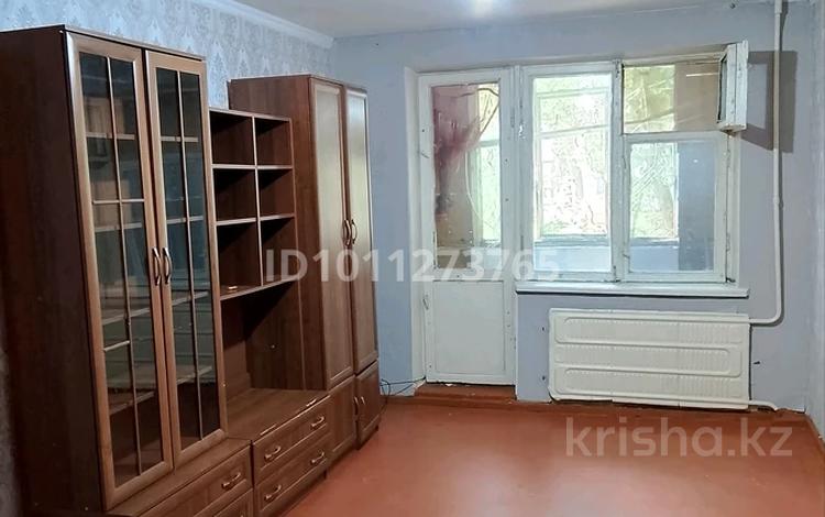 2-бөлмелі пәтер · 45 м² · 2/5 қабат, Самал ш/а. 15, бағасы: 12 млн ₸ в Таразе, мкр Самал — фото 5