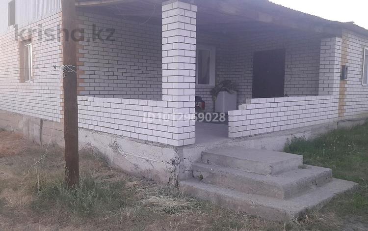 Дача · 4 комнаты · 130 м² · 6 сот., Холодный ключ, Ул.Уст-каменогорск 2430 — Васточный 5 дача дол дорого 10 м остановка рядам школа за 16.5 млн ₸ в Семее — фото 2