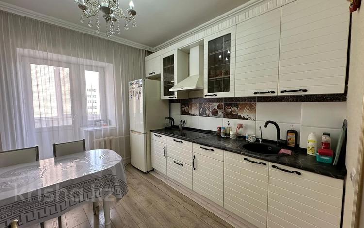 2-комнатная квартира, 60 м², 4/9 этаж, Мустафина 13