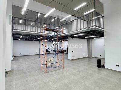 Свободное назначение, офисы, магазины и бутики, общепит, салоны красоты, фитнес и спорт, медцентры и аптеки, образование, развлечения, кабинеты и рабочие места, студии · 210 м² за 800 000 〒 в Астане, Есильский р-н