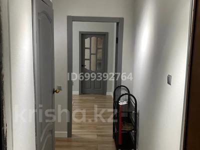 Аренда квартир в Западно-Казахстанской обл.: 2-комнатная квартира · 48 м² · 1/5 этаж, Хиуаз доспанова 63 — Маметова-Доспанова за 200 000 〒 2-комнатная квартира · 48 м² · 1/5 этаж, Хиуаз доспанова 63 — Маметова-Доспанова за 200 000 〒 в Уральске, мкр Школьник