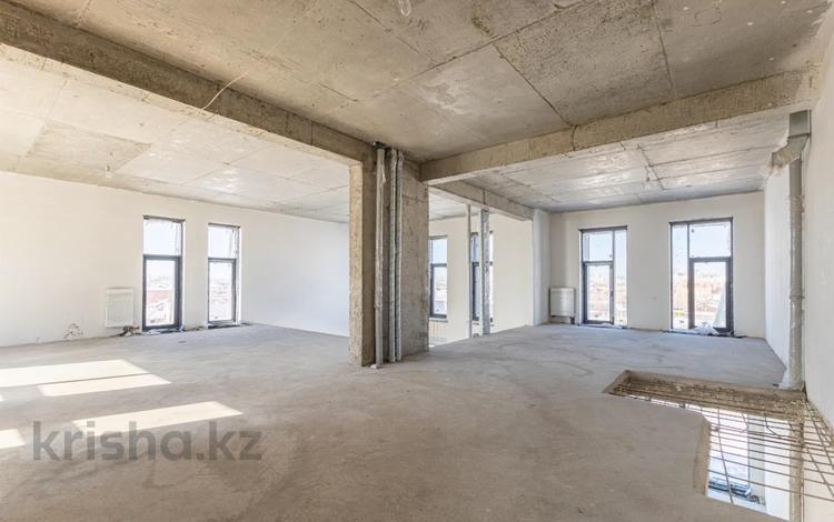 7-бөлмелі пәтер · 291 м² · 3/4 қабат, Аккемер 32а, бағасы: 240 млн ₸ в Астане, Есильский р-н — фото 2