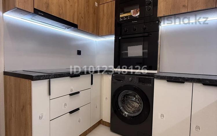 3-бөлмелі пәтер · 60 м² · 14/17 қабат, Утепова 31, Блок-14 — Басенова-уг.Утепова, бағасы: 53 млн ₸ в Алматы, Бостандыкский р-н — фото 37
