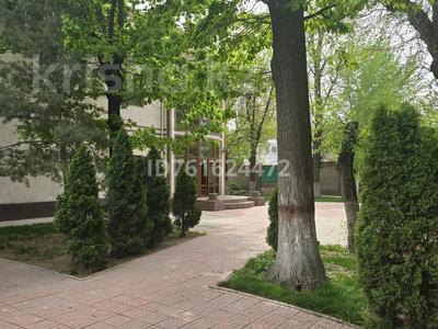 Офисы, медцентры и аптеки, образование, кабинеты и рабочие места · 360 м² за 1.8 млн 〒 в Таразе