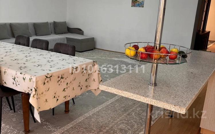 3-комнатная квартира · 93 м² · 8/9 этаж, Достык 12/1 за 450 000 ₸ в Астане, Есильский р-н — фото 2