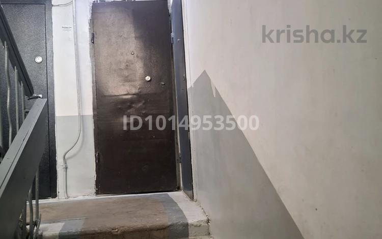 1-комнатная квартира · 31 м² · 1/5 этаж, Пришахтинск, Пришахтинск, 21й микрорайон 22 за 9 млн ₸ в Караганде, Алихана Бокейханова р-н — фото 2